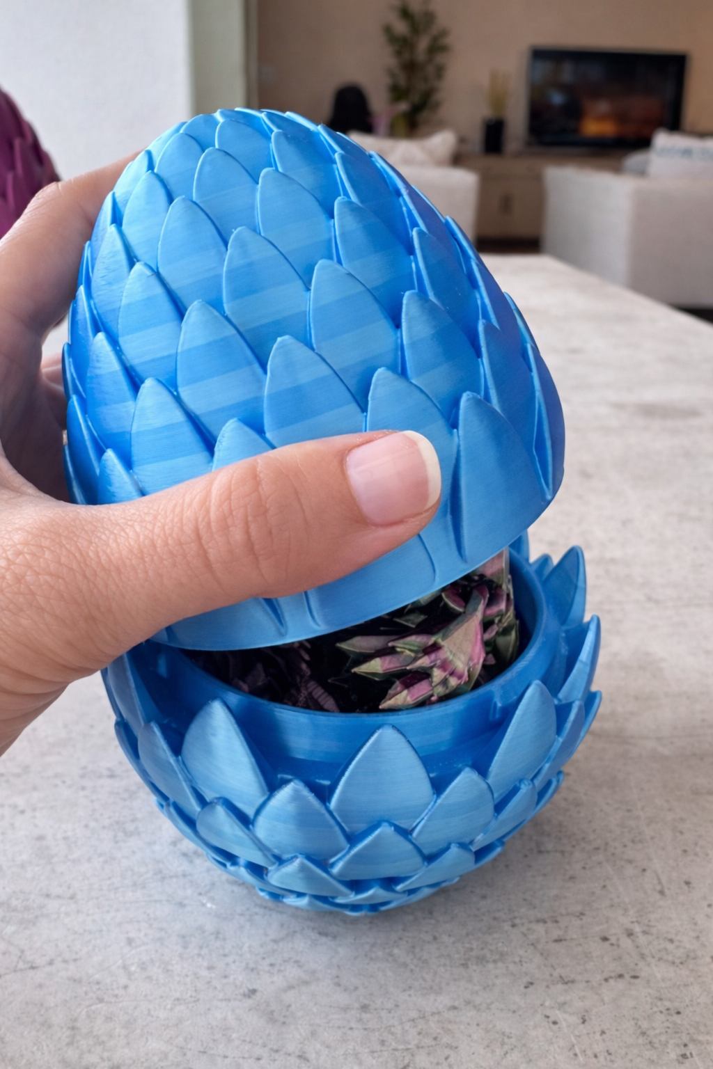 Medium Dragon Egg with Two-Headed Dragon – Fantasy Collectible