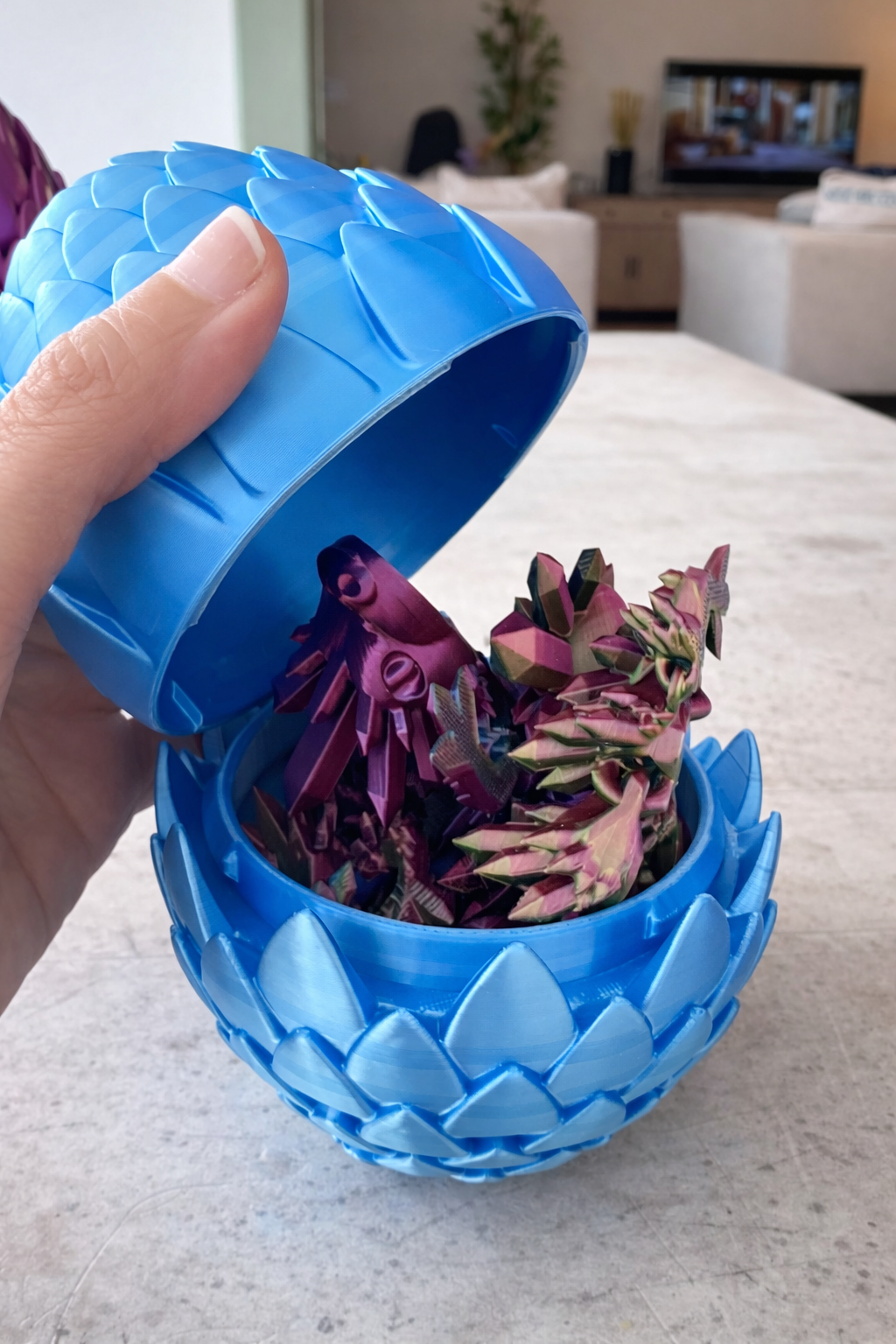 Medium Dragon Egg with Two-Headed Dragon – Fantasy Collectible