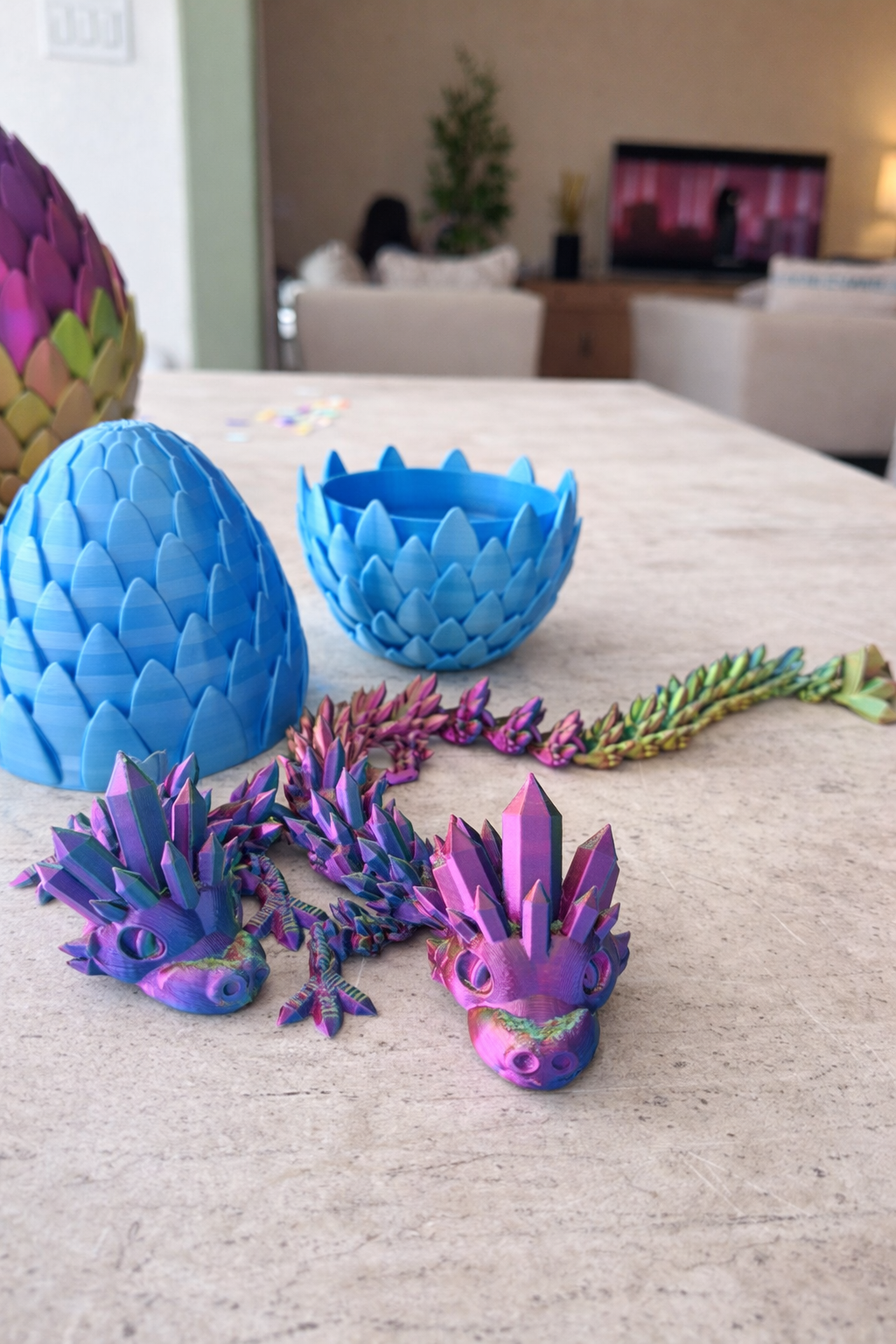 Medium Dragon Egg with Two-Headed Dragon – Fantasy Collectible