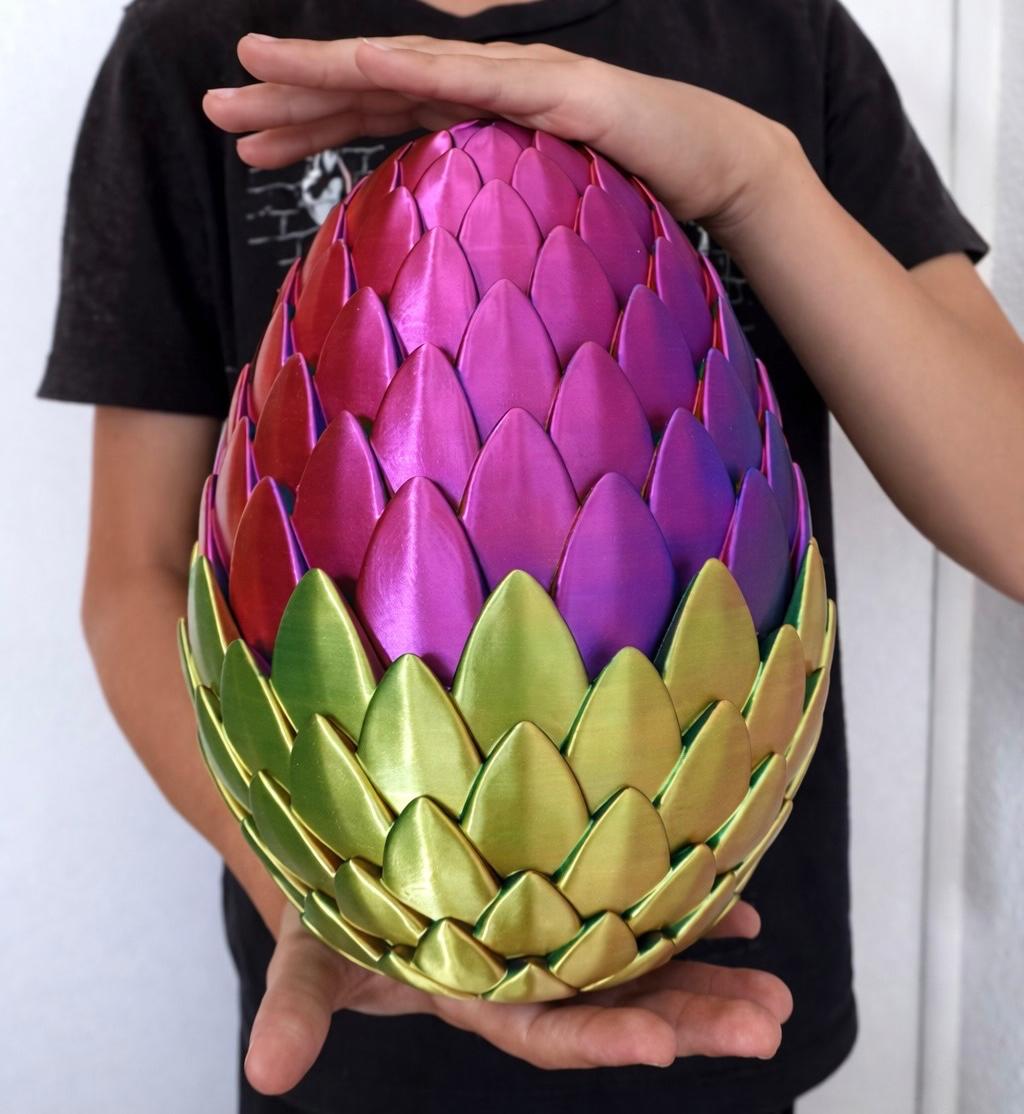 Giant Dragon Egg Container with Hidden Winged Dragon – Fantasy Collectible